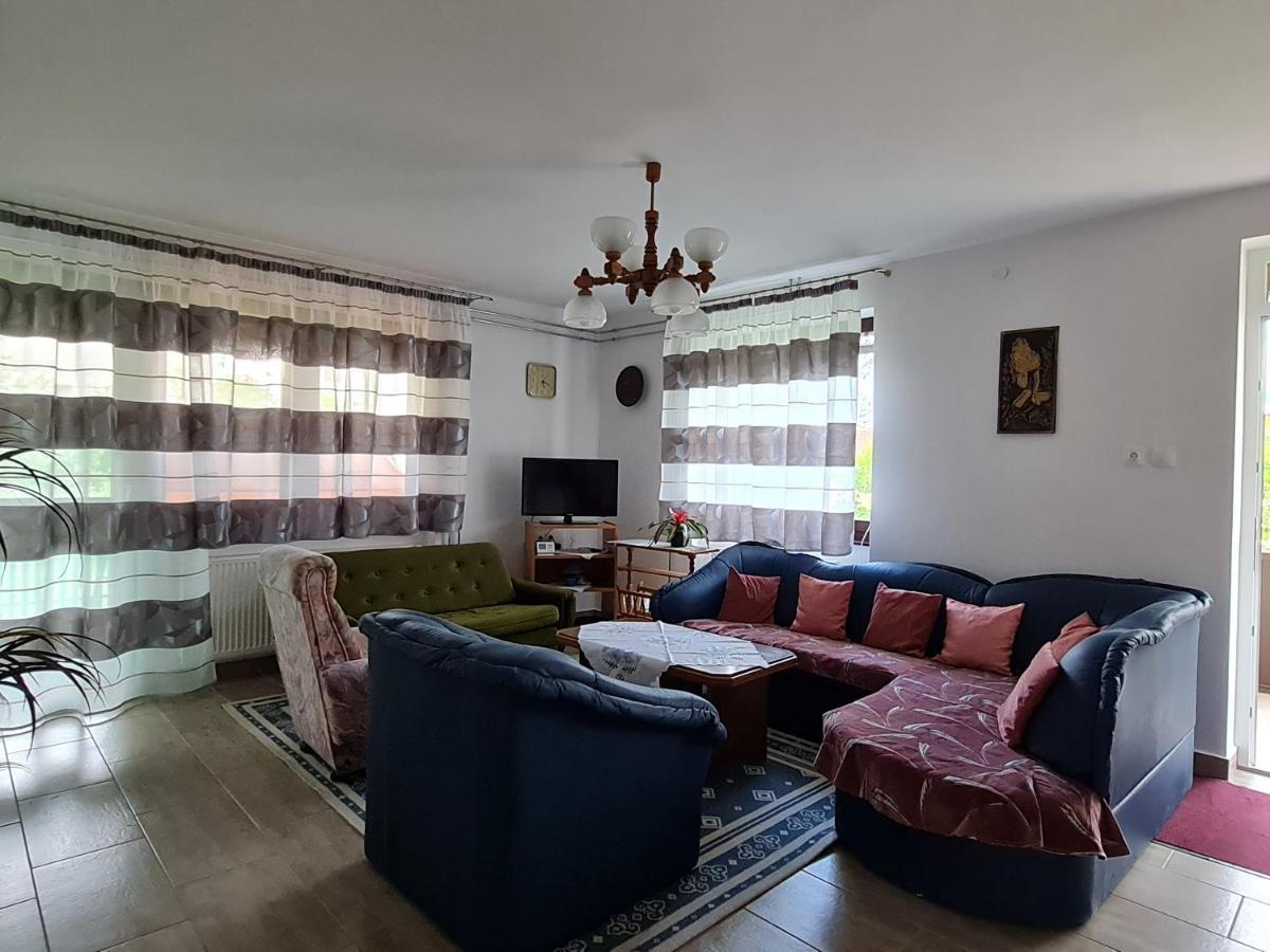Gyoengyvirag Apartman Ленти Екстериор снимка