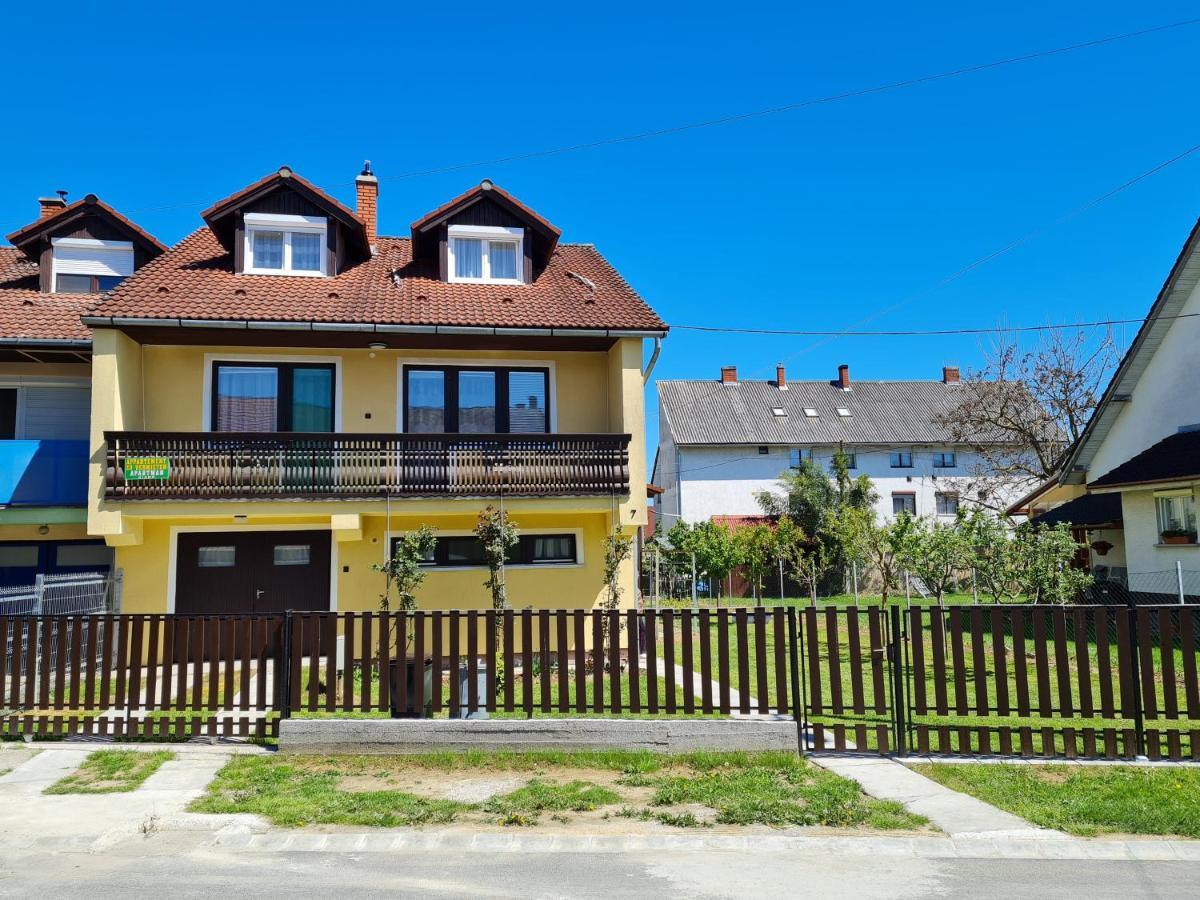 Gyoengyvirag Apartman Ленти Екстериор снимка