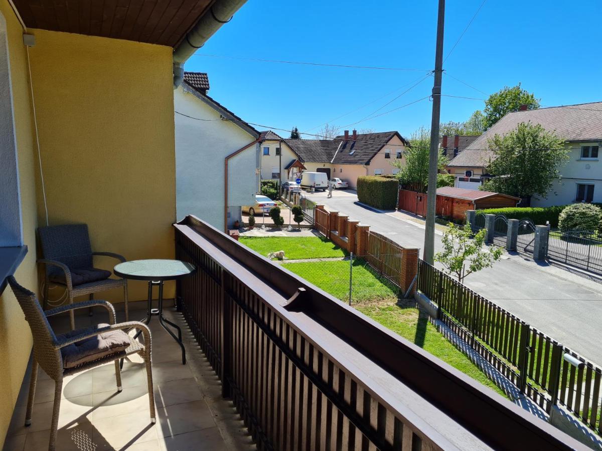 Gyoengyvirag Apartman Ленти Екстериор снимка
