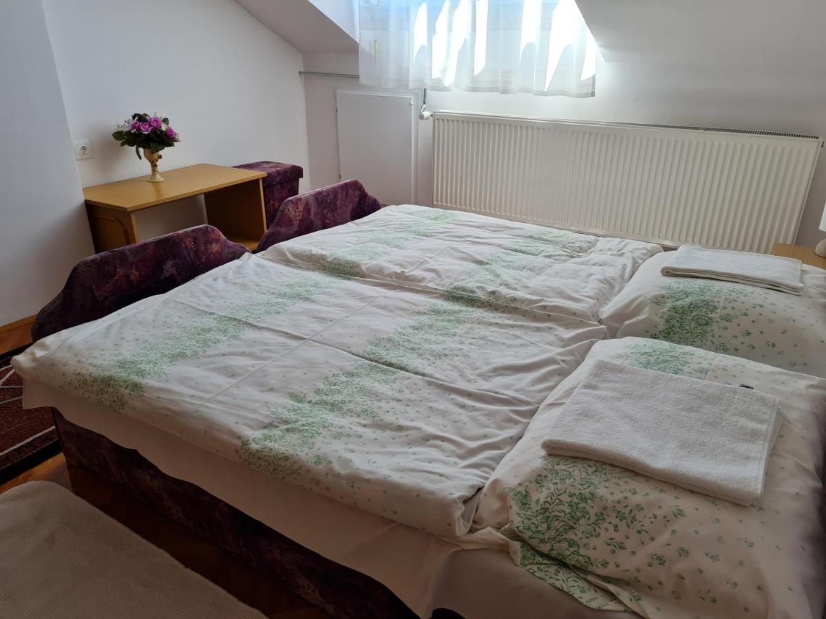 Gyoengyvirag Apartman Ленти Екстериор снимка