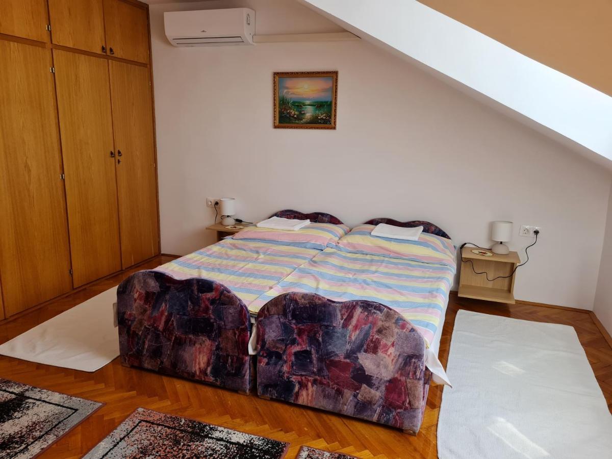 Gyoengyvirag Apartman Ленти Екстериор снимка