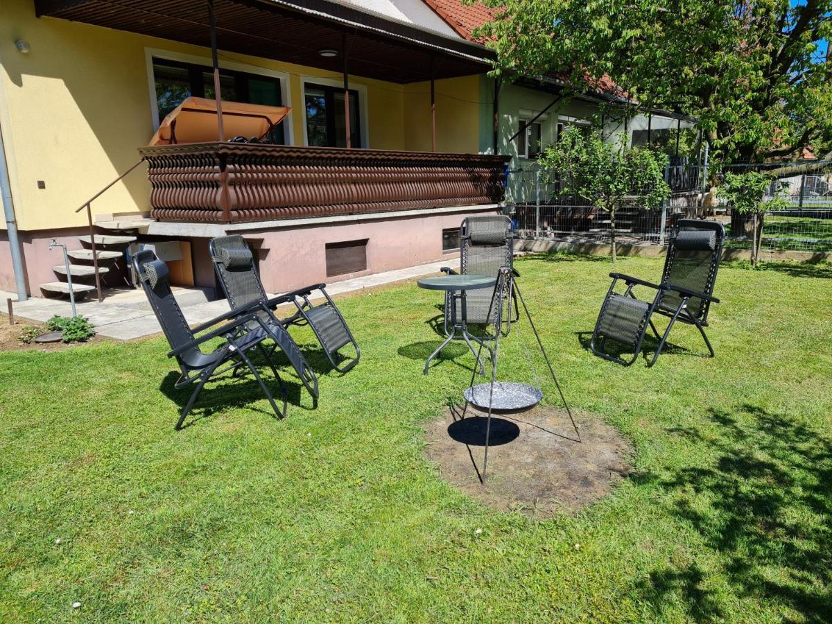 Gyoengyvirag Apartman Ленти Екстериор снимка
