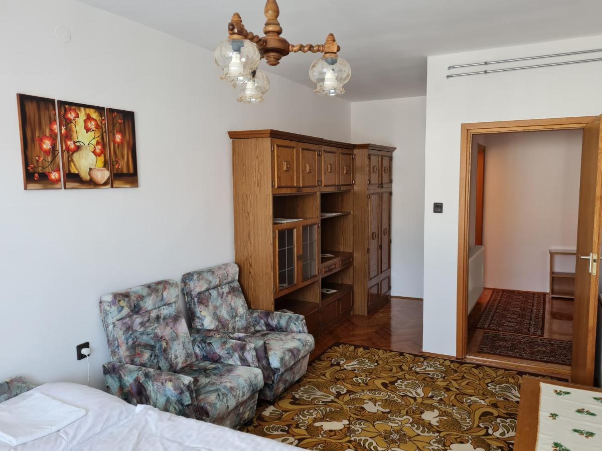 Gyoengyvirag Apartman Ленти Екстериор снимка