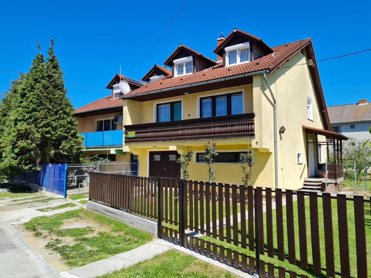 Gyoengyvirag Apartman Ленти Екстериор снимка